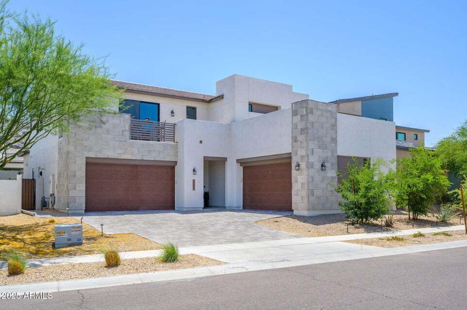 Foto principal - 1221 E Paseo Way