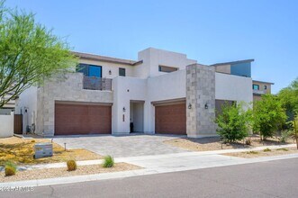 Building Photo - 1221 E Paseo Way