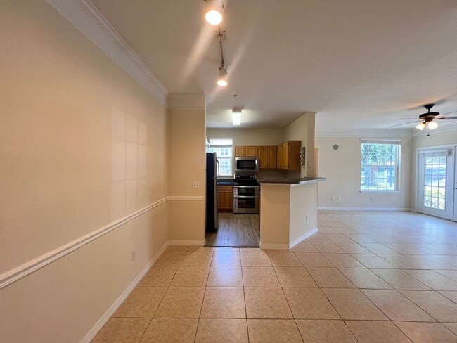 Building Photo - Great Condo for rent!