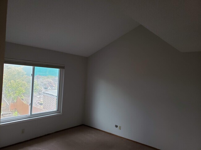 Building Photo - 2485 Wexford Ave