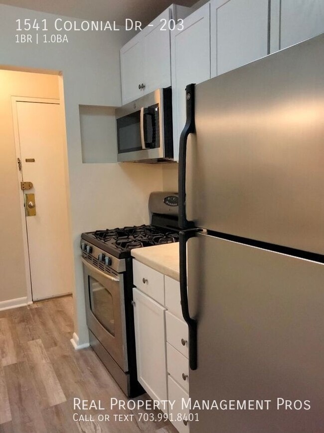 Foto del edificio - 1541 Colonial Dr