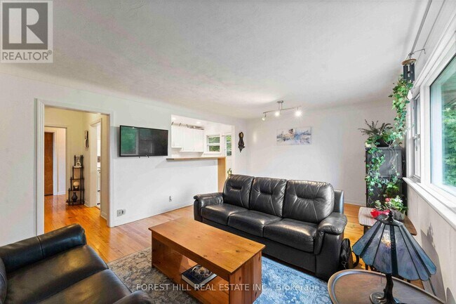Building Photo - 964-964 Bakervale Dr