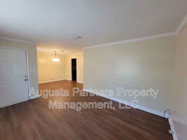 Building Photo - 948 Hunting Horn Wy