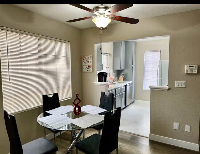 Building Photo - 4713 Nara Vista Way