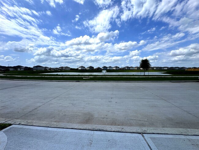 Foto del edificio - 8431 Vacek Xing Wy