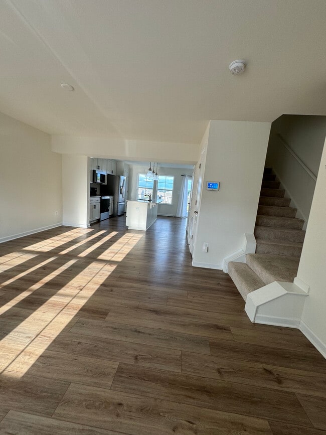 Living Room & Entrance - 20 Orchard Green Dr