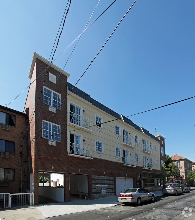 Foto principal - 47-05-47-11 104th St