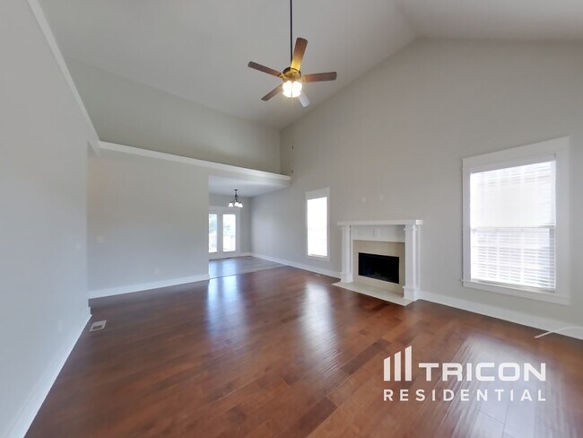 Building Photo - 1028 Harper Dean Way Gallatin TN