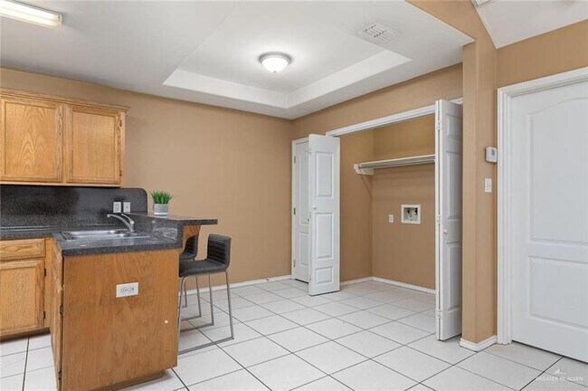 Building Photo - 2604 Ringold Cir