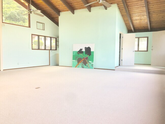 Building Photo - 1 bedroom in Kaneohe with Ko'olau views