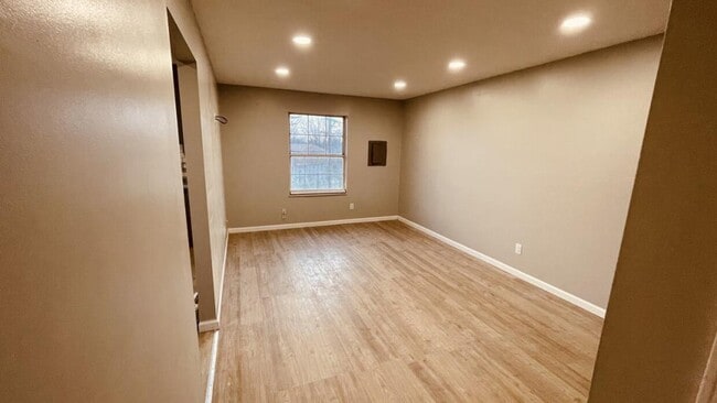 Photo - 1440 Villa Ct House