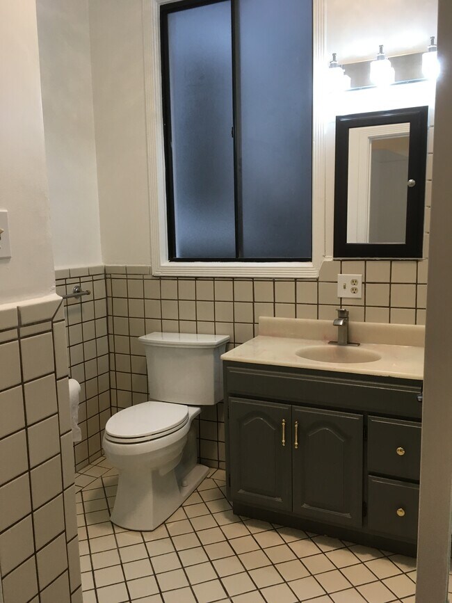 1st Bathroom - 143 Ripley St