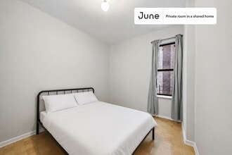 Building Photo - Room in Shared 3 bed/1 bath home in Hamilton Heights