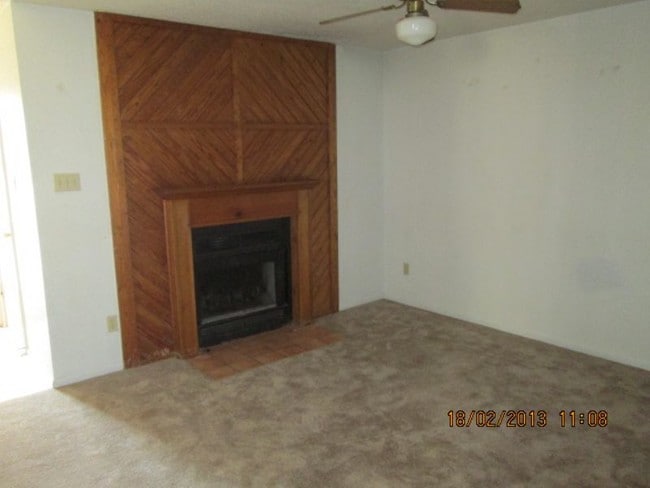 Building Photo - 208 Sorrell Dr