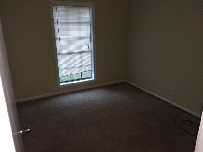 Building Photo - 307 Holly Ridge Dr
