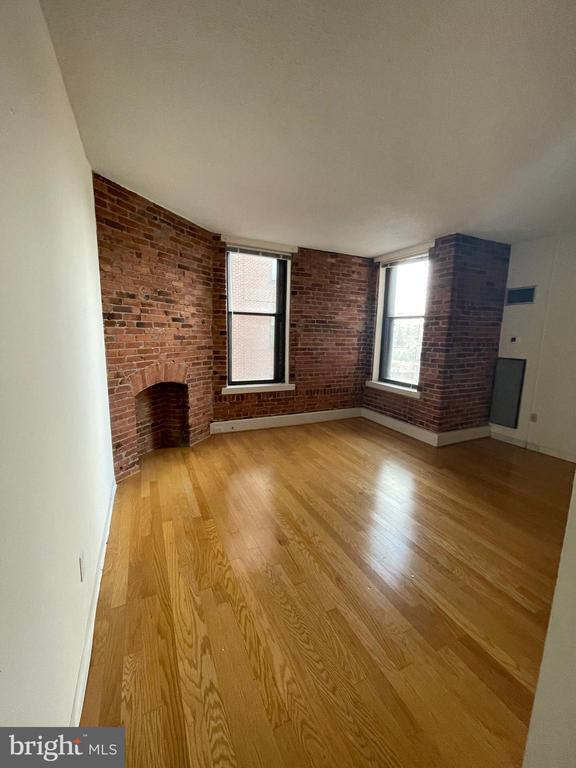 Primary Photo - 1615 Q St NW