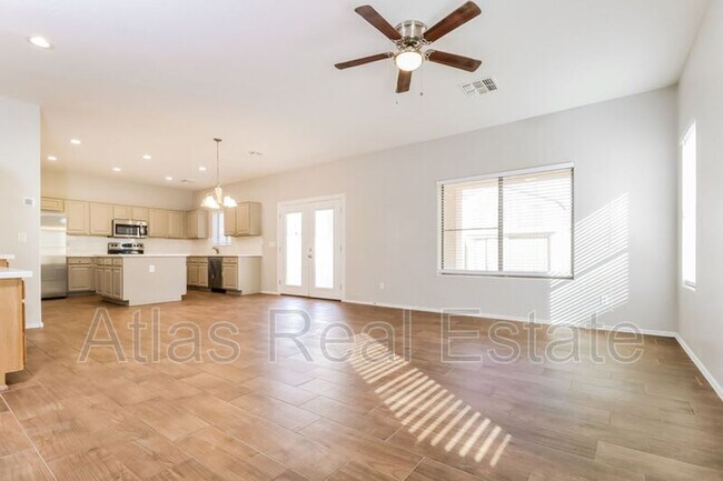 Foto del edificio - 17254 W Country Gables Dr