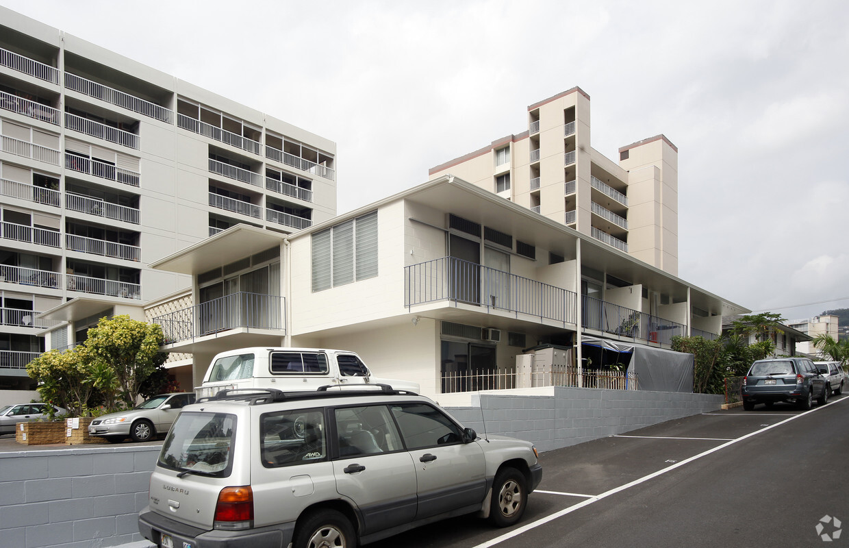 Building Photo - Makiki Apartments