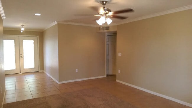 Photo - 303 W Scott Ave House