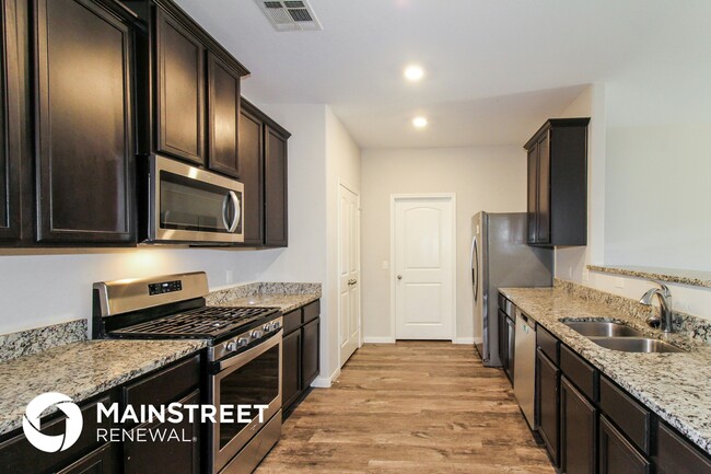 Building Photo - 320 E Georgia Terrace