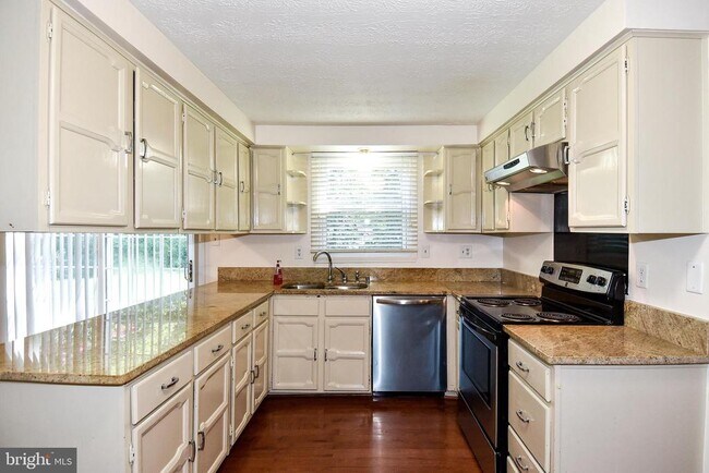 Building Photo - 2364 Ironwood Dr