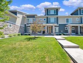 Building Photo - 1726 Thira Ln