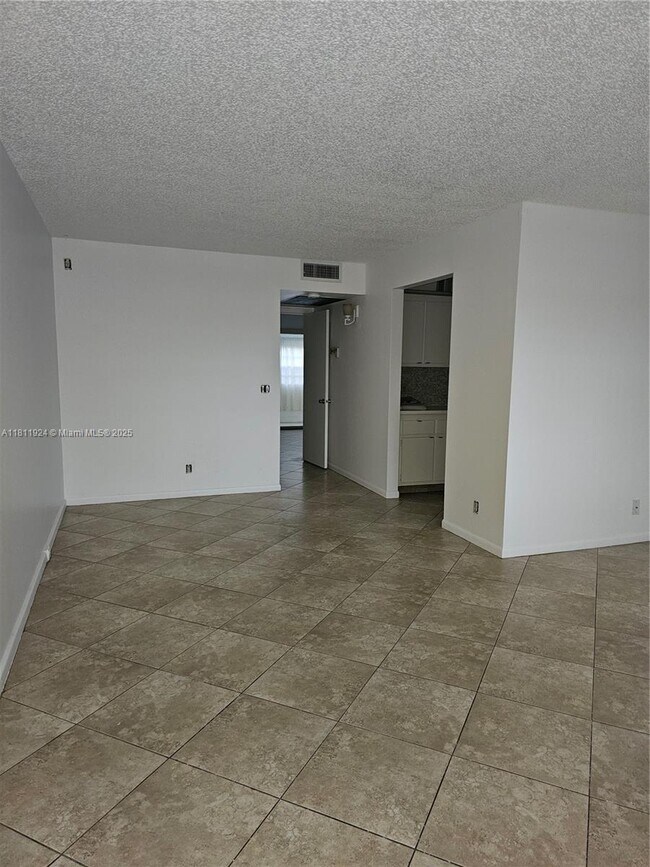 Foto del edificio - 13255 SW 9th Ct