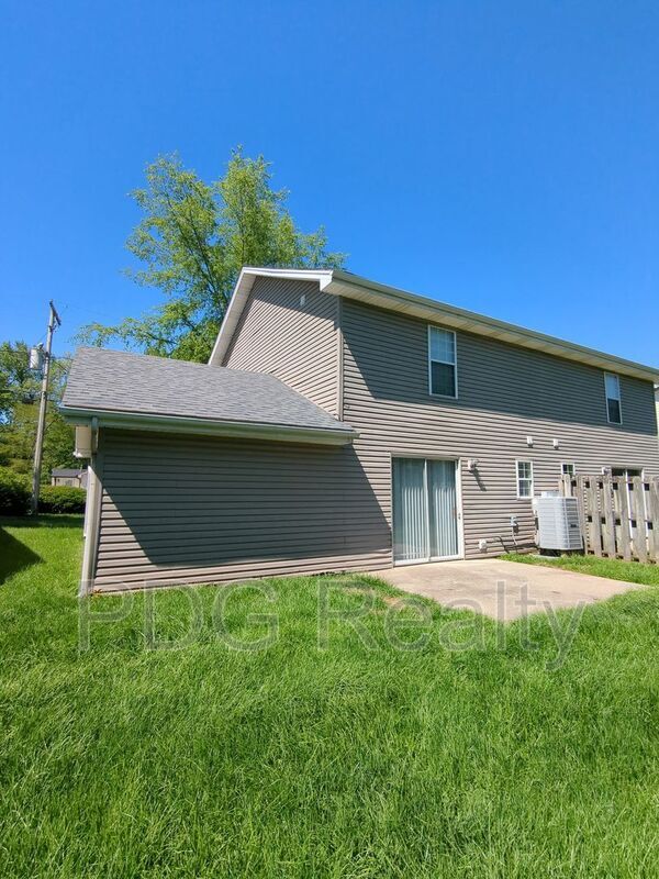 Building Photo - 1827 Scott Rd