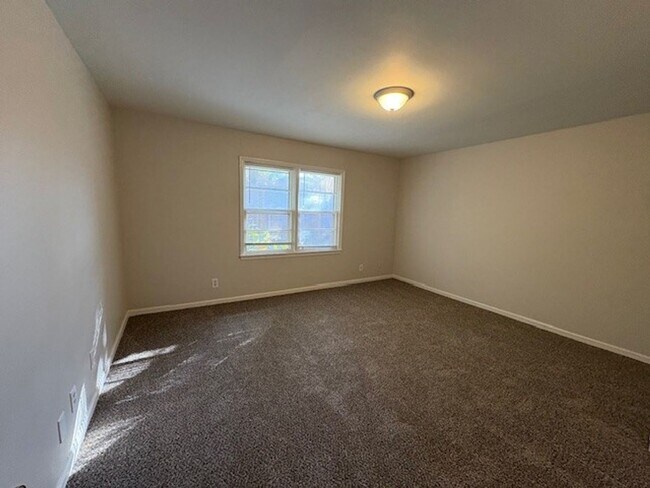 Foto del edificio - 145 Pierce Ave