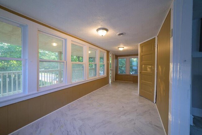 Foto del edificio - 3482 W 49th St