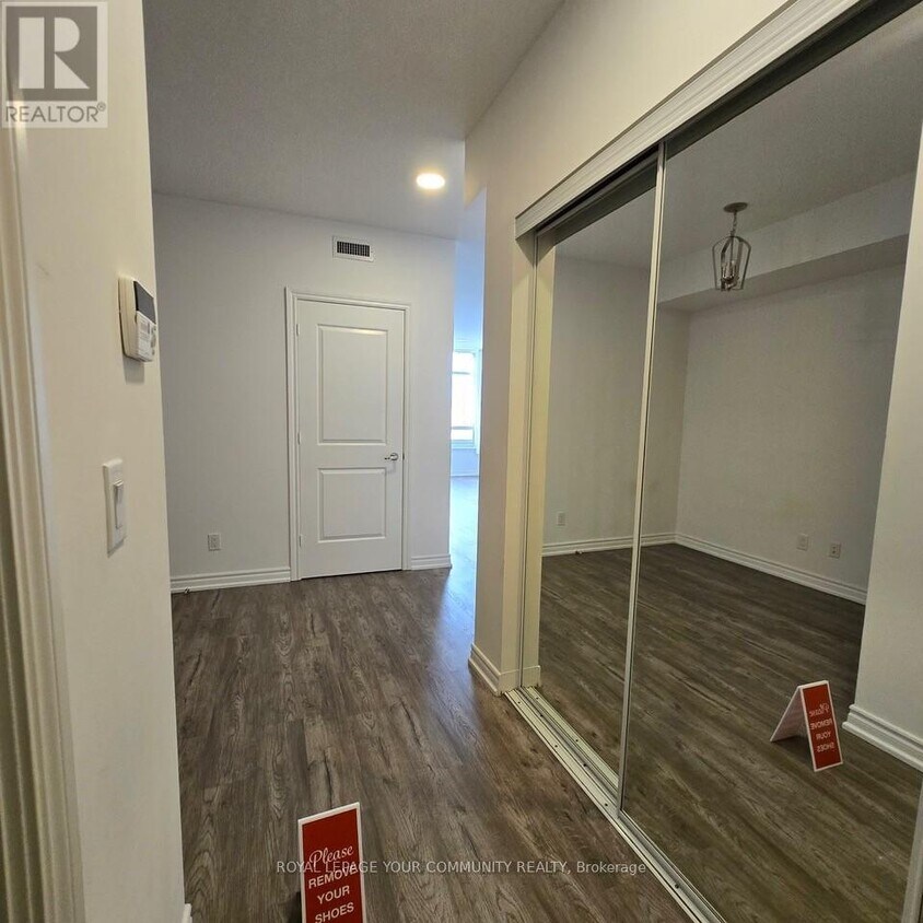 Photo principale - 9245-9245 Jane St