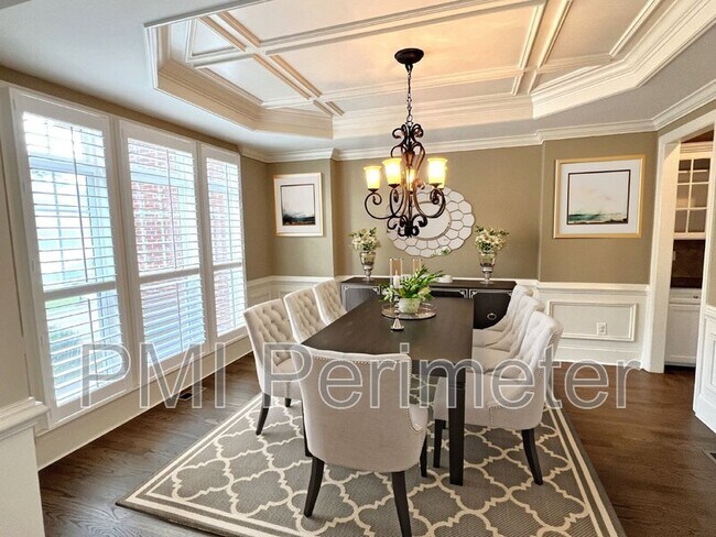 Foto del edificio - 5000 Collins Lake Dr