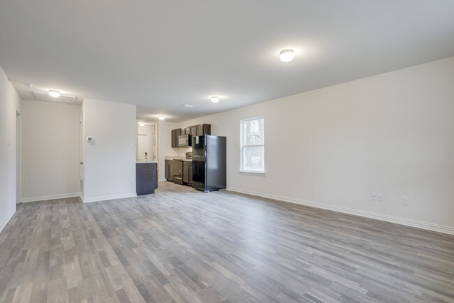 Building Photo - Brand new home
