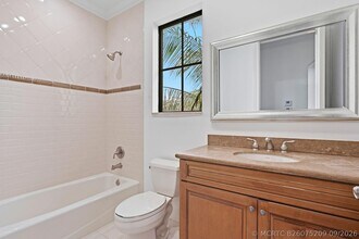 Building Photo - 260 NE Wavecrest Ct