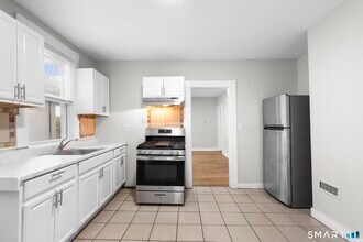 Building Photo - 693 Dixwell Ave