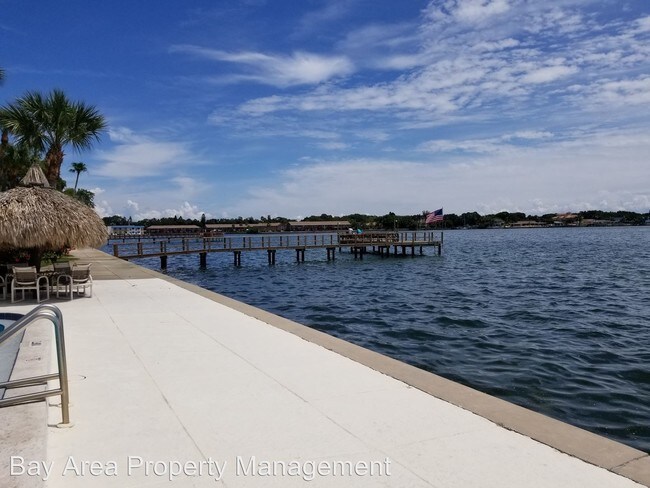 Building Photo - 7200 Sunshine Skyway Ln S