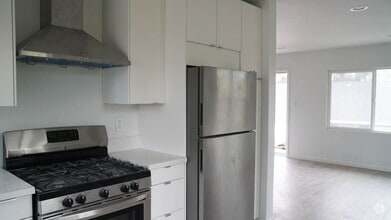 Building Photo - 1619 Micheltorena St