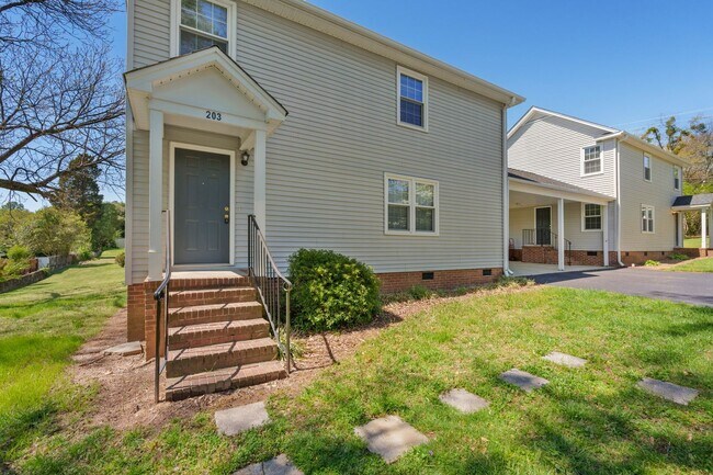 Foto del edificio - 203B Lancaster Avenue