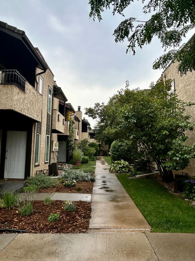 Foto del edificio - 2996 Shady Hollow W