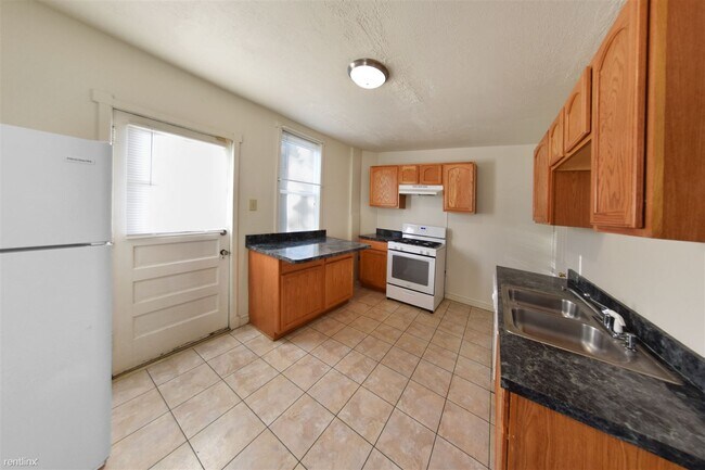 Building Photo - 3 br, 1 bath House - 217 N Eberts Ln