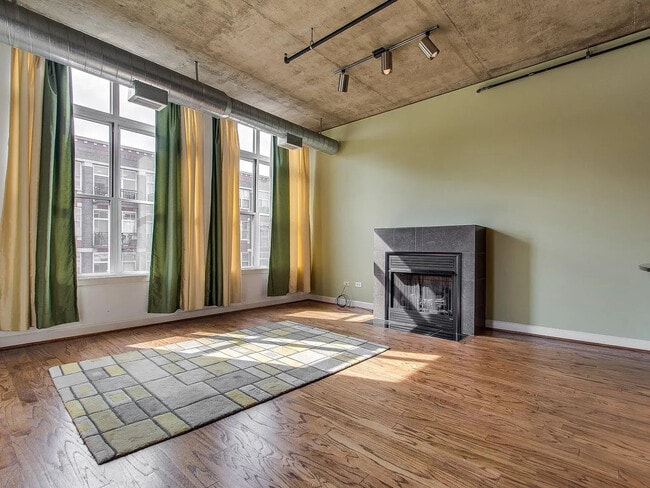 Building Photo - 111 S Morgan St