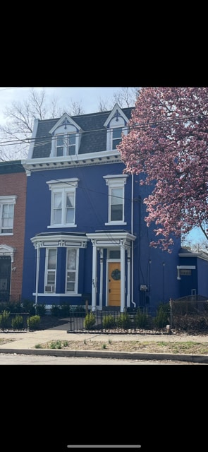 Foto principal - 765 Mt Hope Ave