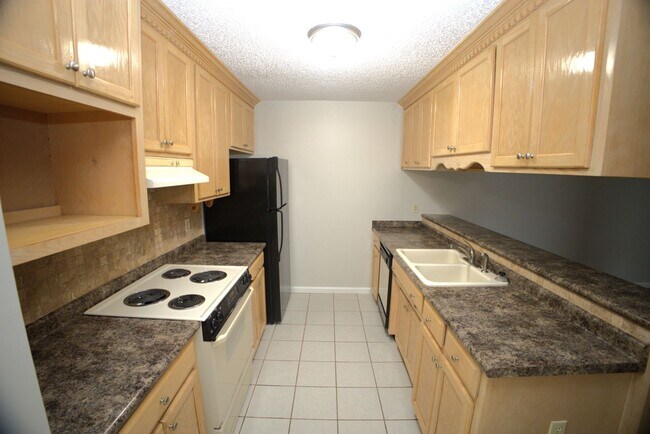 Building Photo - 4065 Northlake Drive