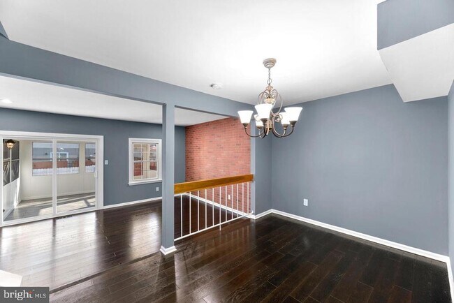 Foto del edificio - 5333 King Arthur Cir