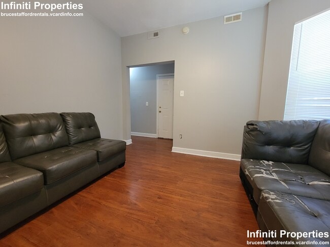 Foto del edificio - 7034 S Harper Ave