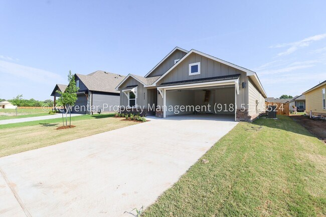 Foto del edificio - Stunning New Construction Home 4 Bed 2 Bath Broken Arrow