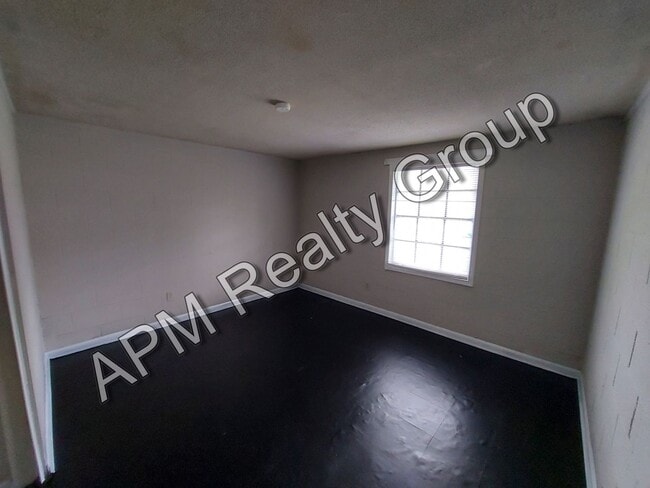 Building Photo - Renovated two bedroom near Harden Street