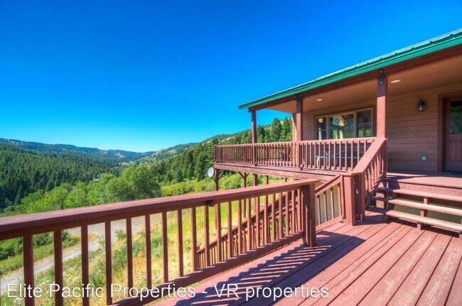 Building Photo - 4 br, 2.5 bath House - 3055 Woodchuck Rd