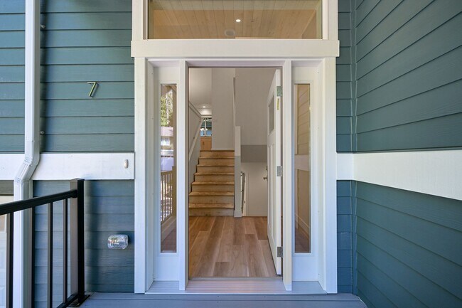 Foto del edificio - Modern 3BD/2.5BA Home in Sudden Valley – B...