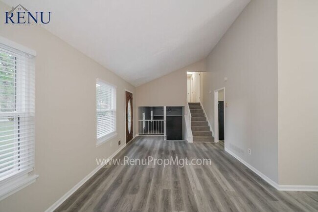 Foto del edificio - Fall Special: 1/2 off your first month! Av...
